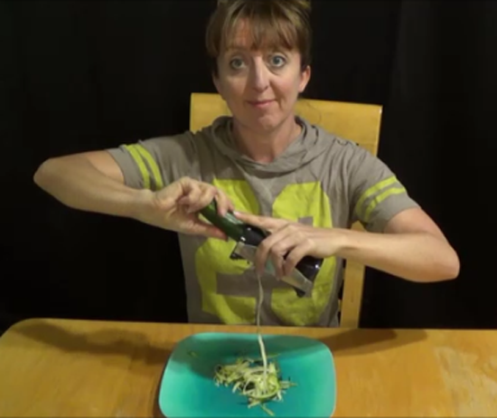 how to use a vegetable spiralizer