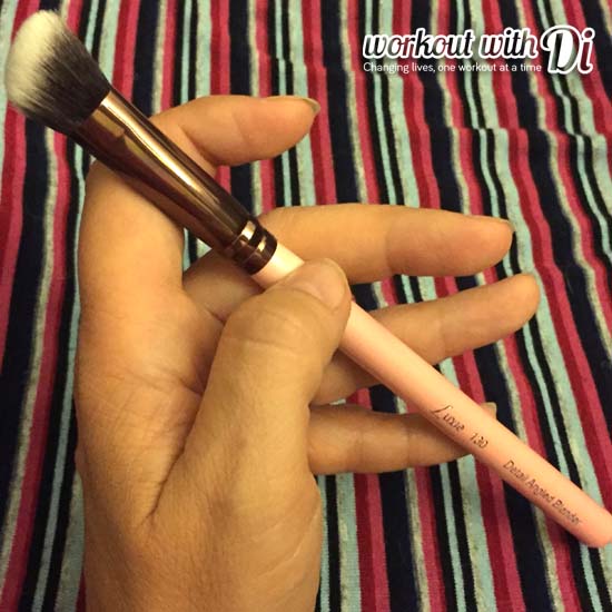 vegan cuts oct beauty box 2015 luxie beauty brush