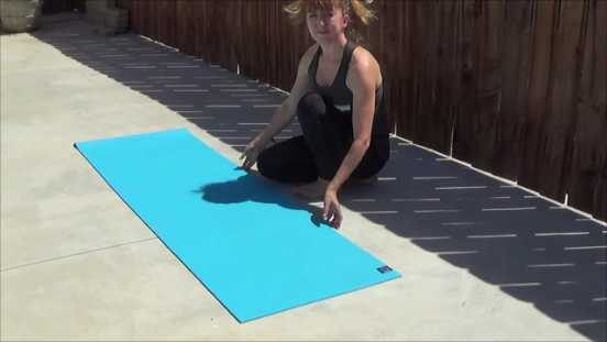 how to roll yoga mat to keep it clean